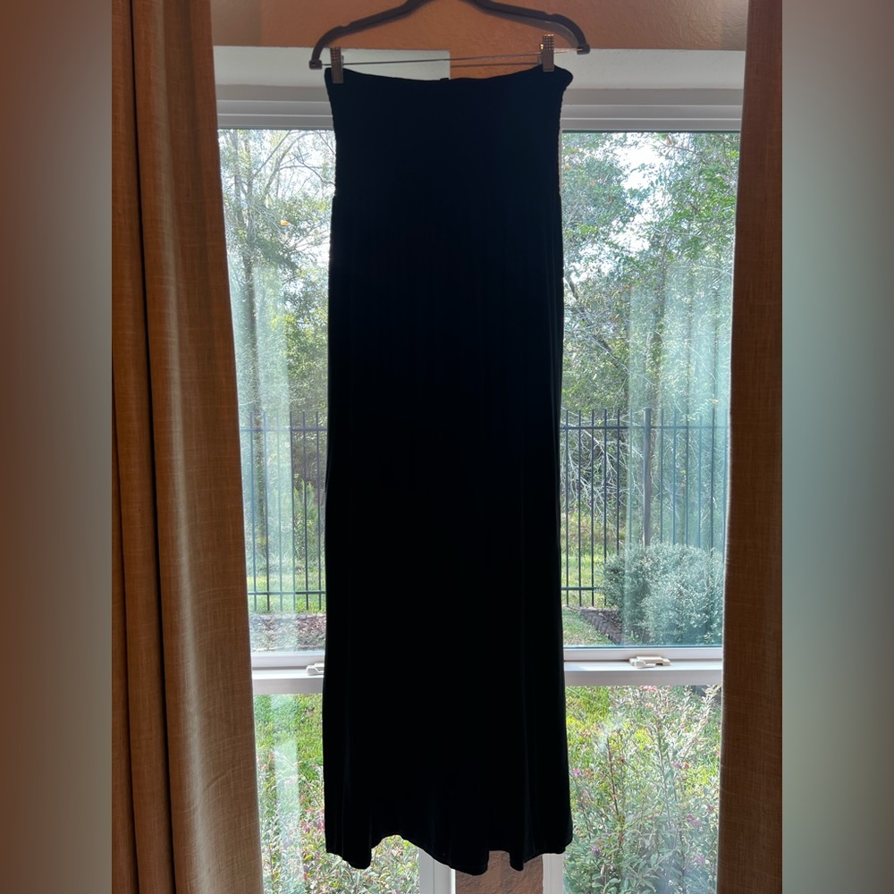 Black strapless long dress,